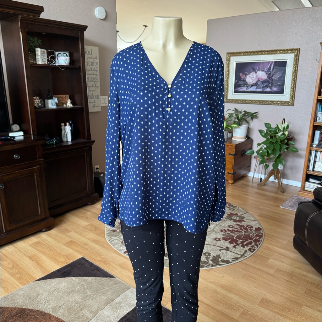 Liz Claiborne Blue & White Long Sleeve Vneck Blouse-Size Pxl